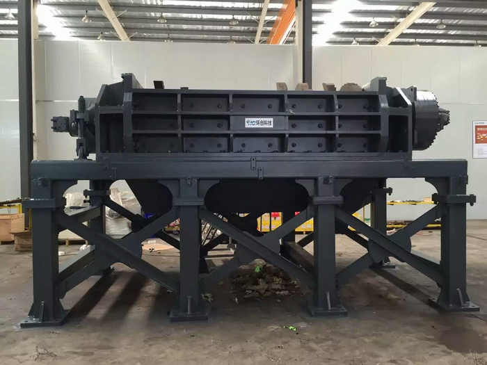 Double shaft MSW shredder 