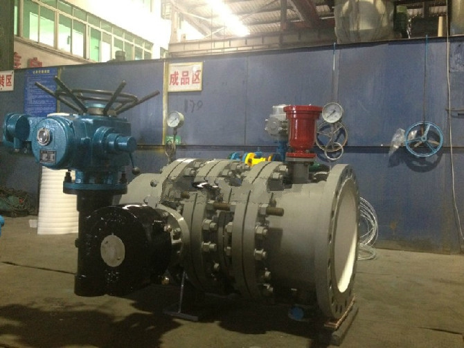 Hydraulic control water turbine inlet butterfly valves