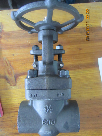 800lbs SW ends 1 1/2 in F111 Forged steel gate valves