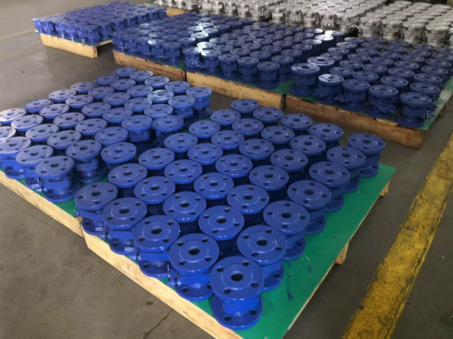 300PCS DIN GGG40 Ball Valves exported to Netherlands
