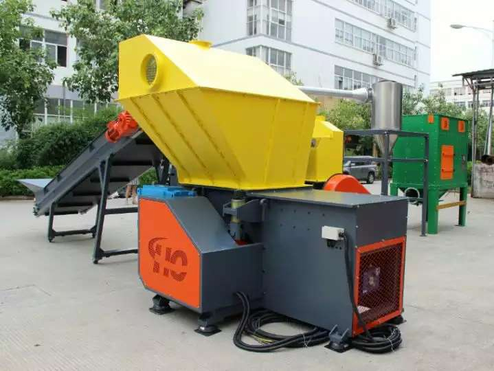 Municipal solid waste to wood-plastic recycling line sent to Guangdong Province